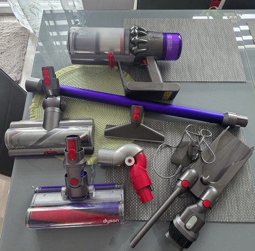 Cordless vacuum cleaner dyson